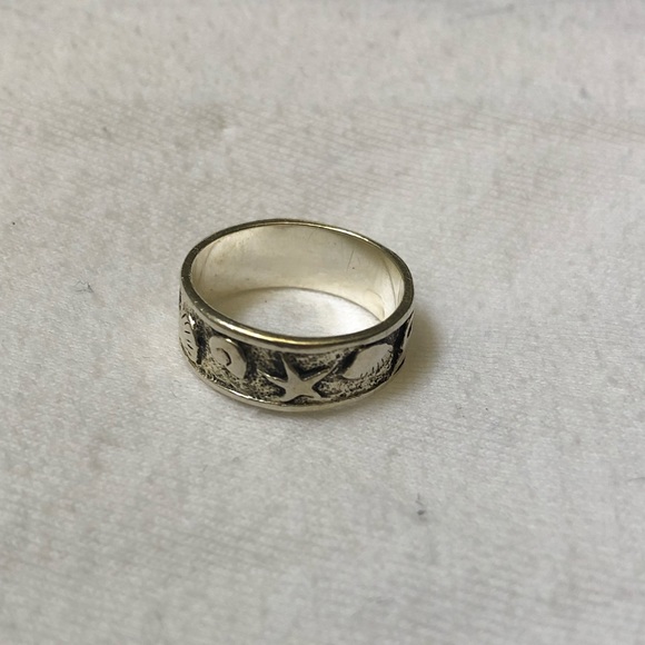 Shell ring - Picture 1 of 3